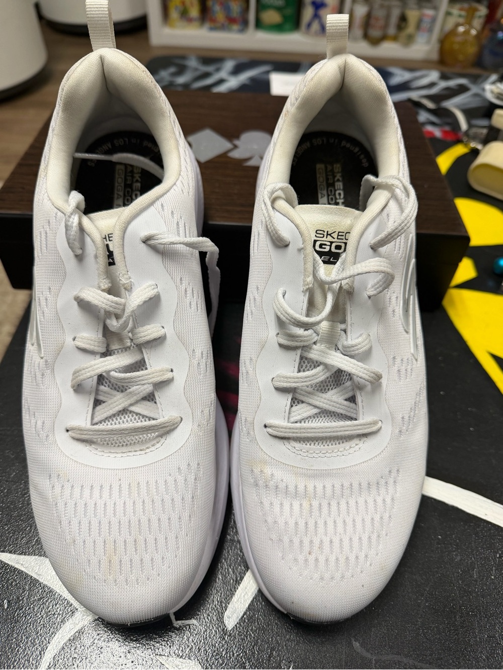 Skechers women’s White Lace-Up Athletic Sneakers